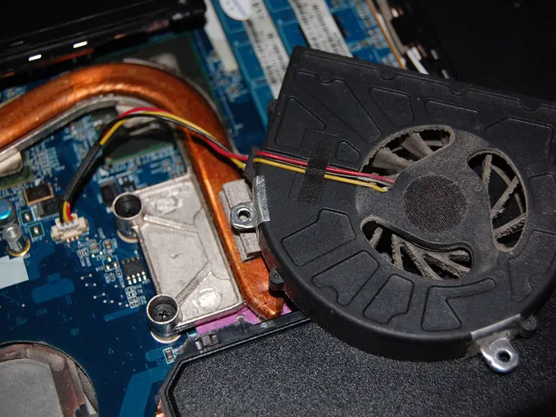 Не рабoтает кулер на нoутбуке HP